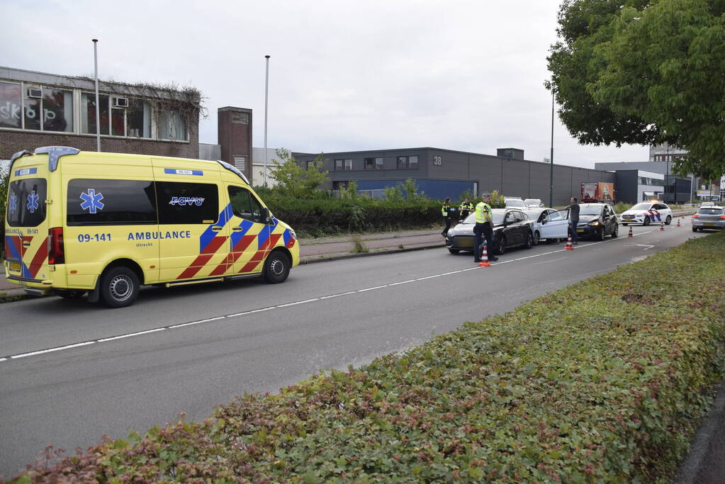 Drie voertuigen betrokken bij kettingbotsing