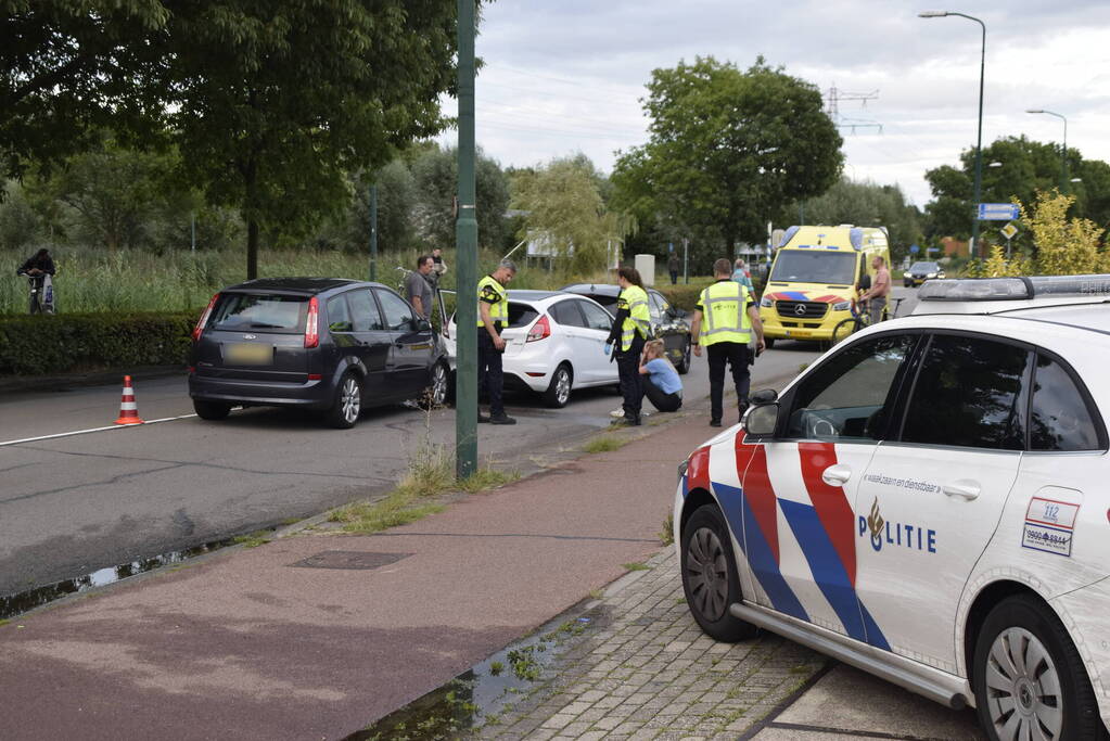 Drie voertuigen betrokken bij kettingbotsing