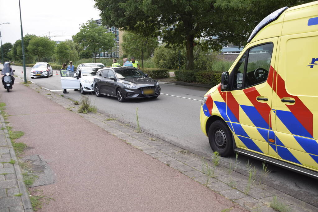 Drie voertuigen betrokken bij kettingbotsing