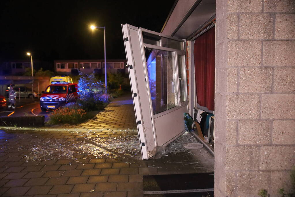 Veel schade na explosie in woning