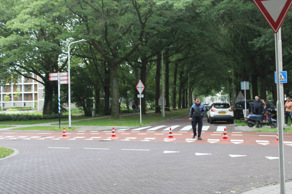 Onderzoek naar aanrijding tussen auto en scooter