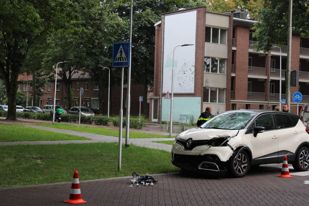 Onderzoek naar aanrijding tussen auto en scooter