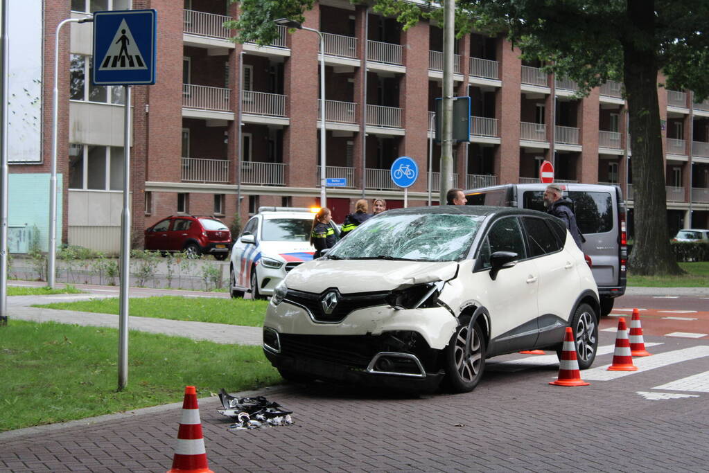 Onderzoek naar aanrijding tussen auto en scooter