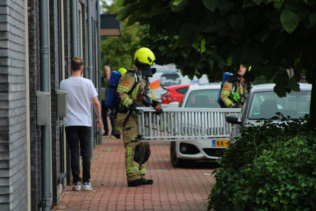 Brand in bovenwoning snel onder controle