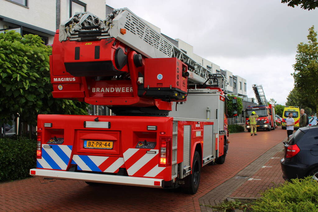 Brand in bovenwoning snel onder controle