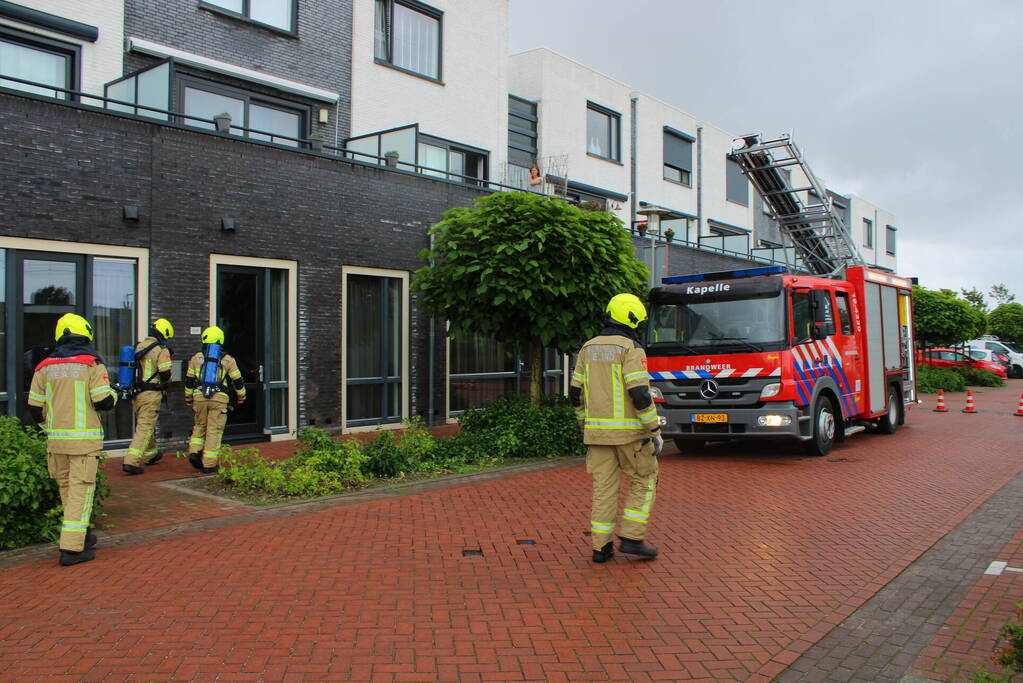 Brand in bovenwoning snel onder controle