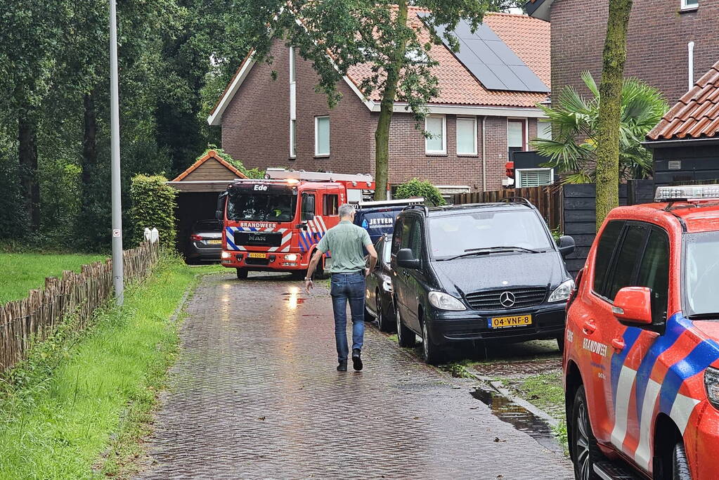 Brand op zolder van woning door accu