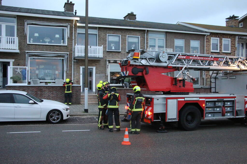 Dakrand raakt los door harde wind