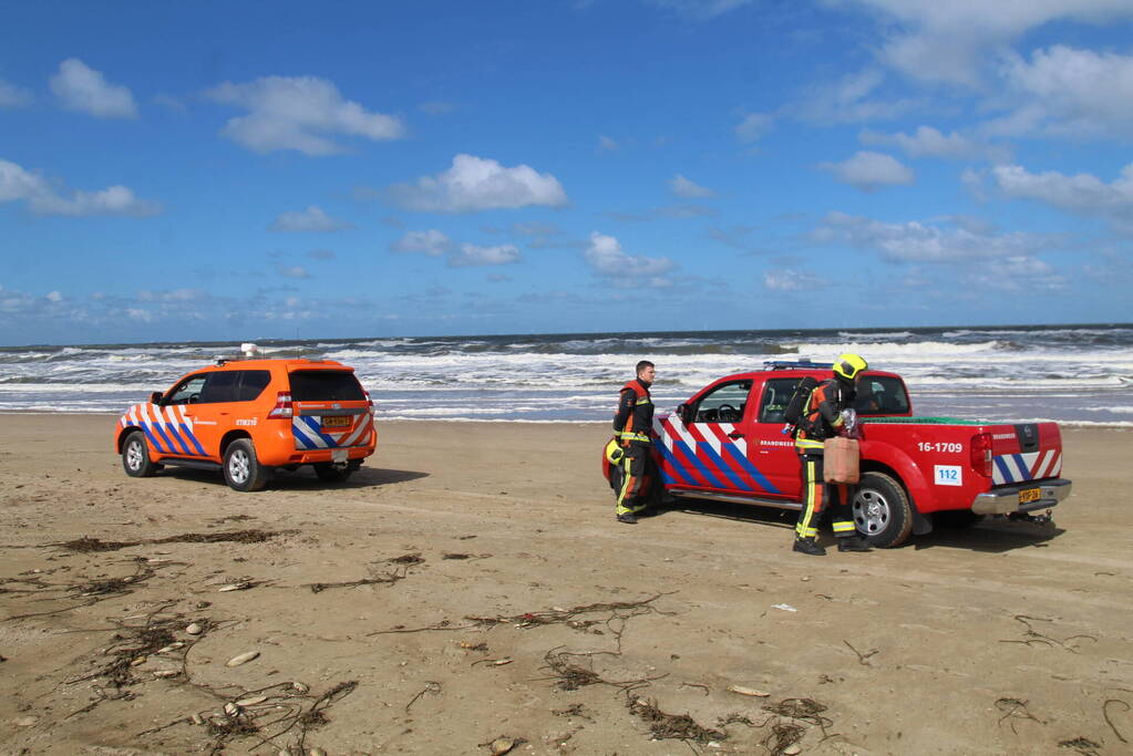 Brandweer ingezet voor jerrycan op strand