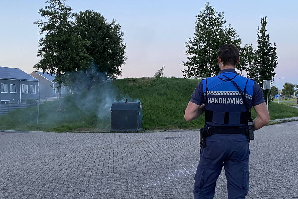 Brand in papiercontainer snel geblust