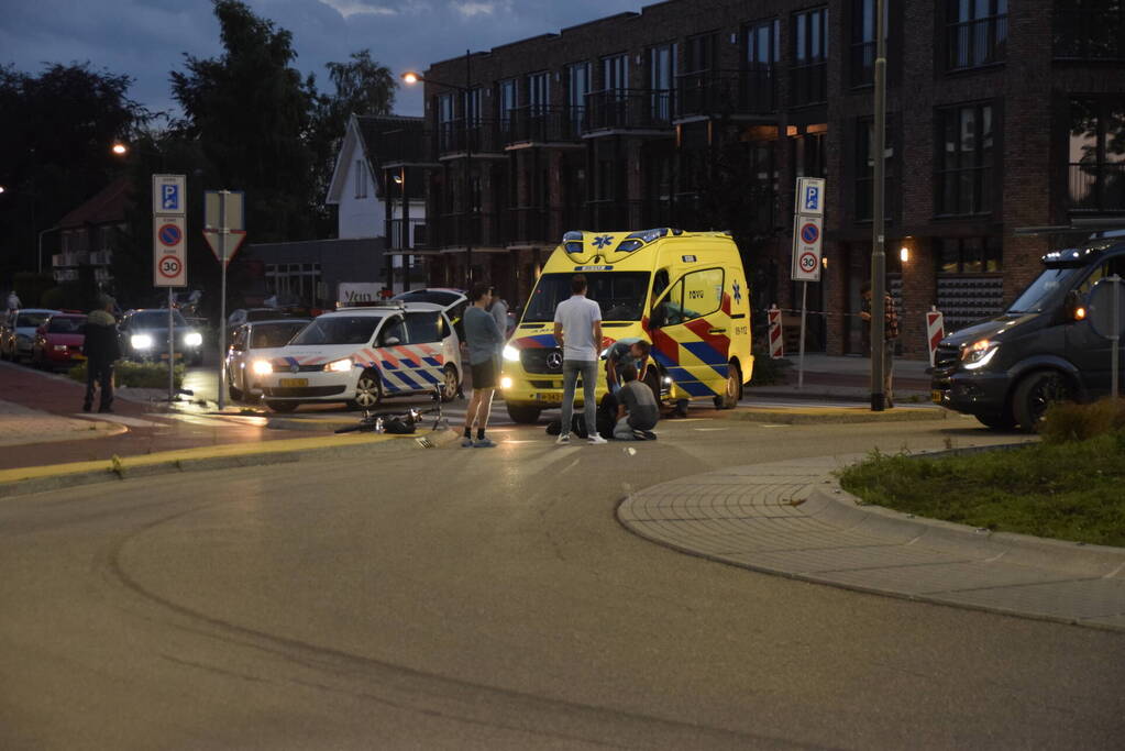 Fietser gewond bij botsing met auto