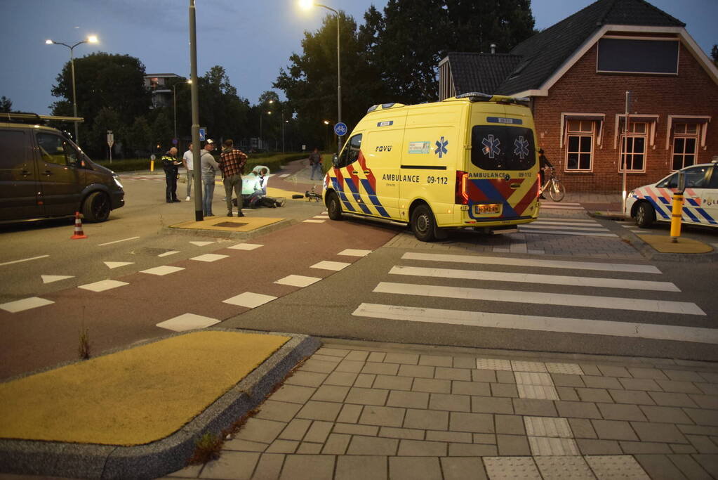 Fietser gewond bij botsing met auto