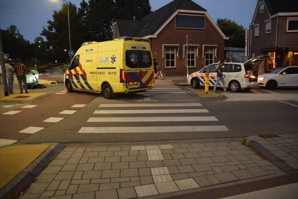 Fietser gewond bij botsing met auto