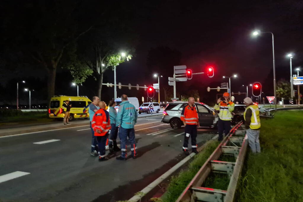 Flinke ravage na botsing tussen twee voertuigen