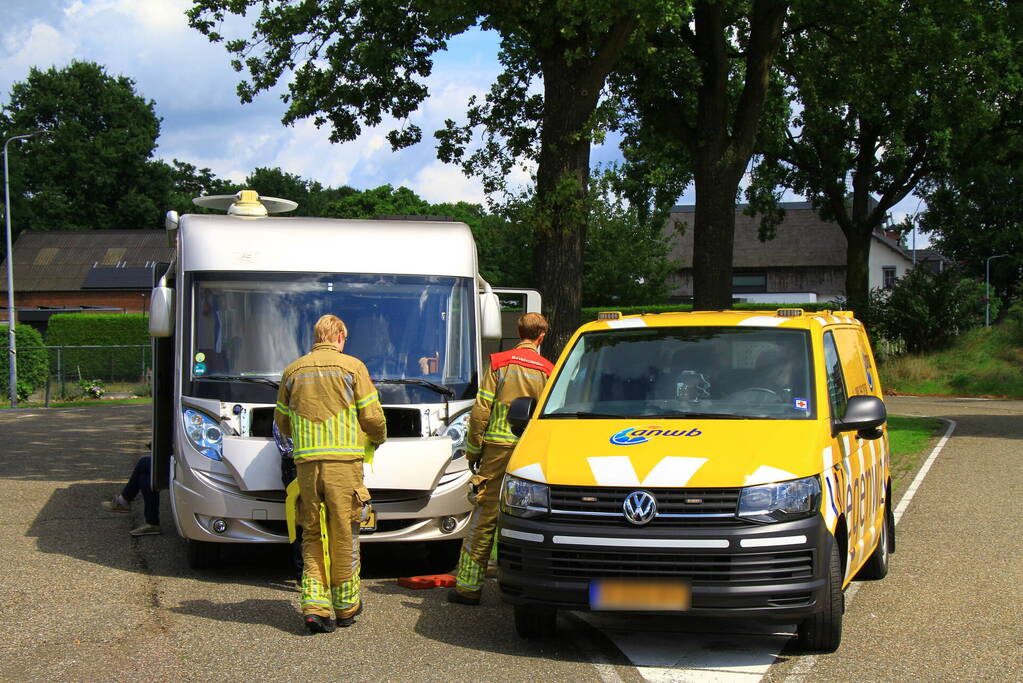 Camper gestrand door brandstoflekkage