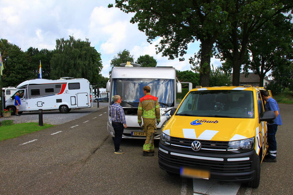 Camper gestrand door brandstoflekkage