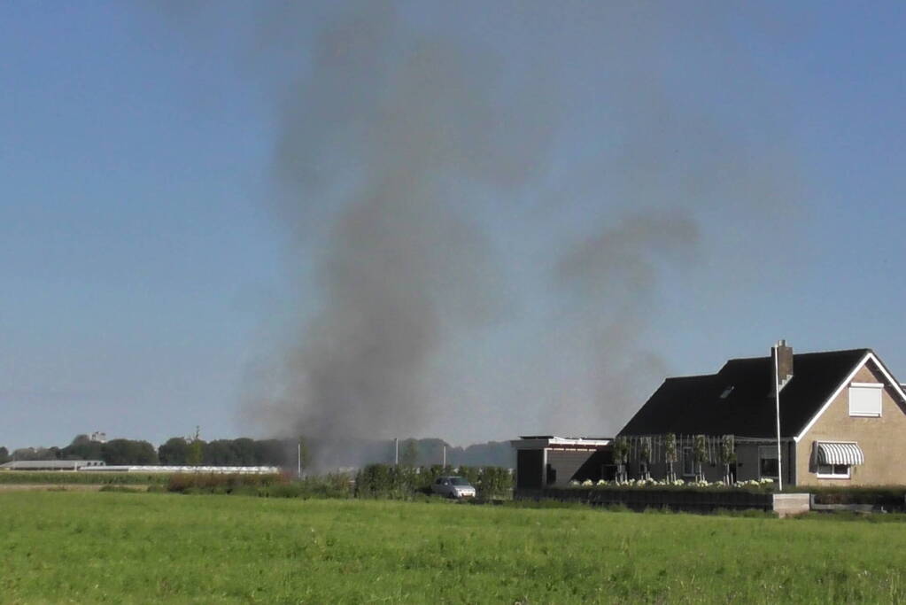 Grote brand op weiland