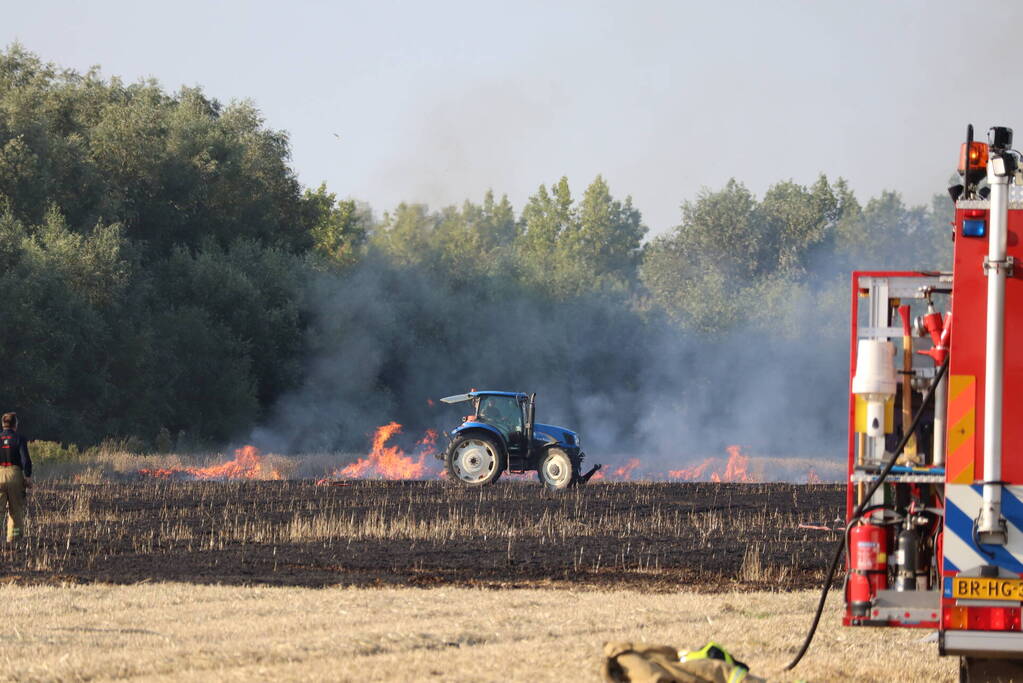 Grote brand op weiland