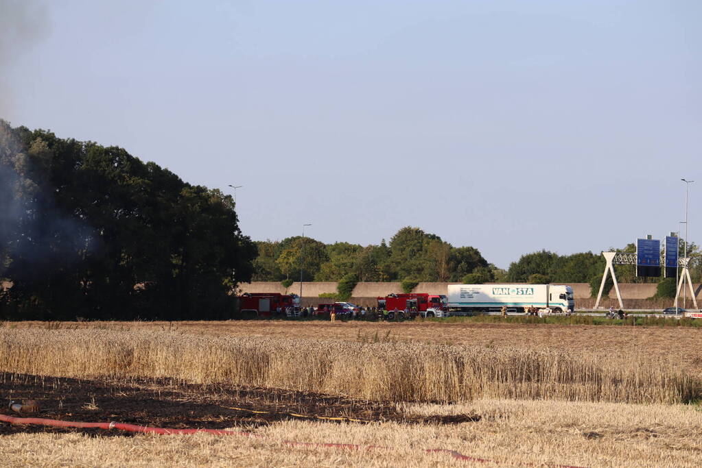 Grote brand op weiland