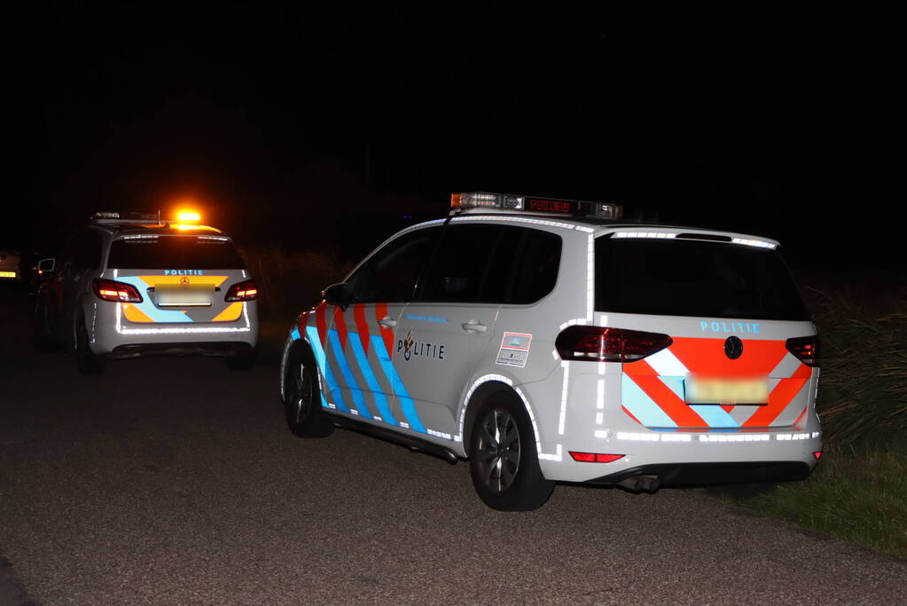 Fietser klapt achterop geparkeerde bus