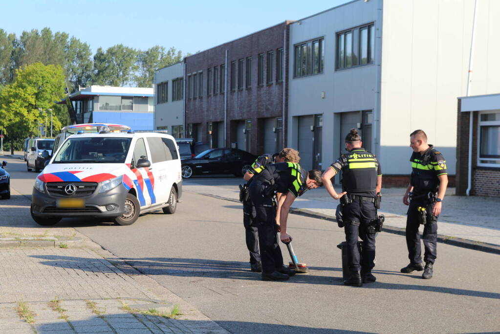 Schade na aanrijding op bedrijventerrein