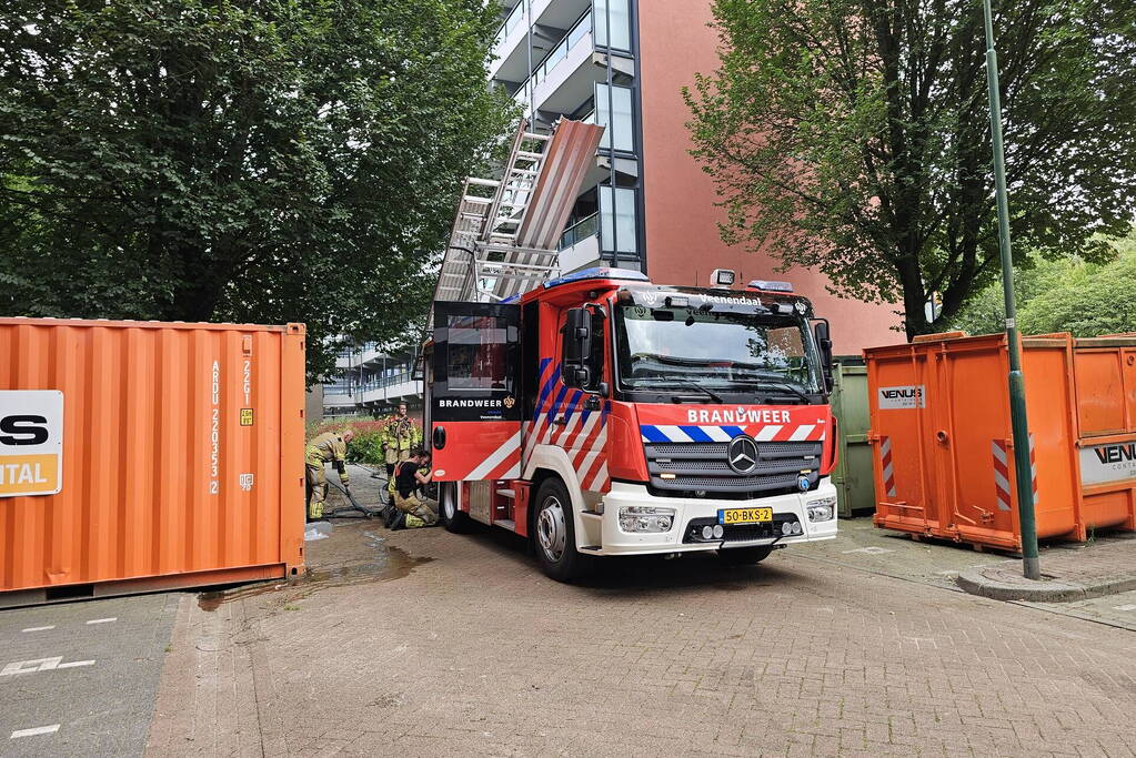 Brand in kelderbox van flatgebouw