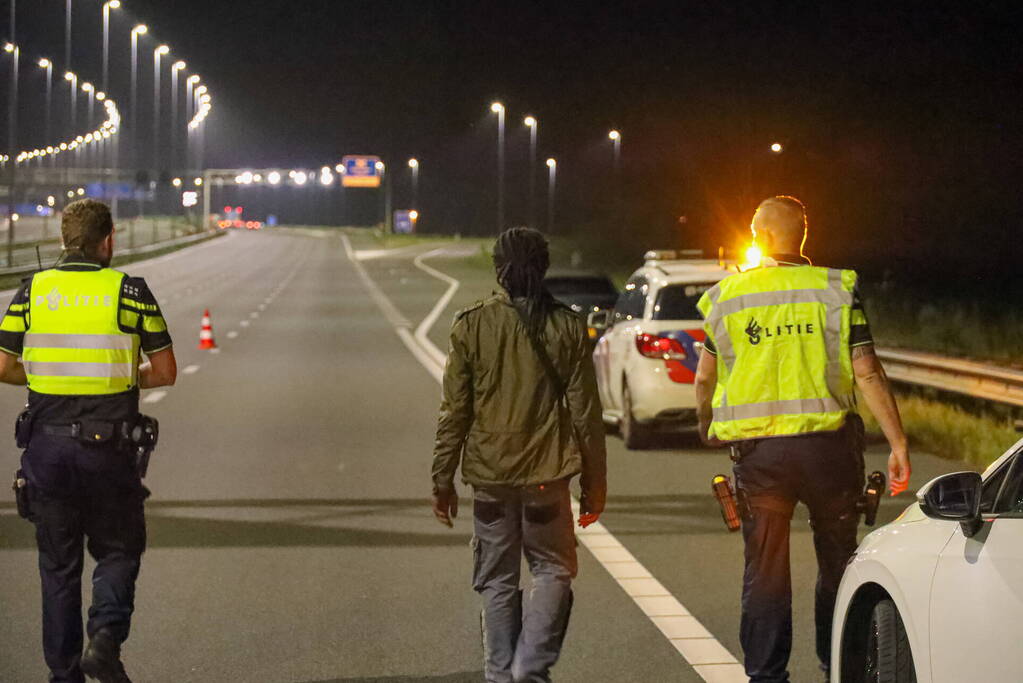 Enorme schade bij aanrijding op snelweg