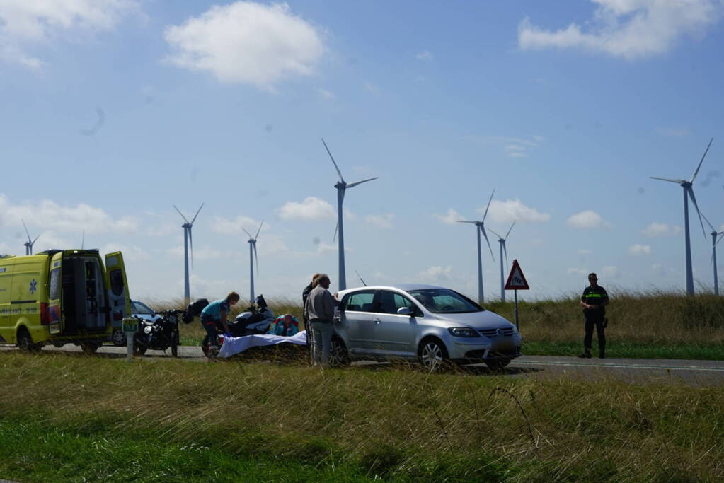 Motorrijder gewond bij botsing met auto