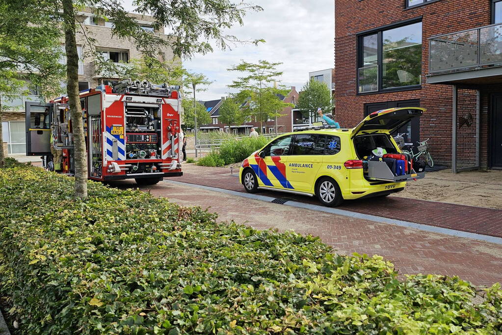 Bewoner gecontroleerd op inademen van rook bij keukenbrand