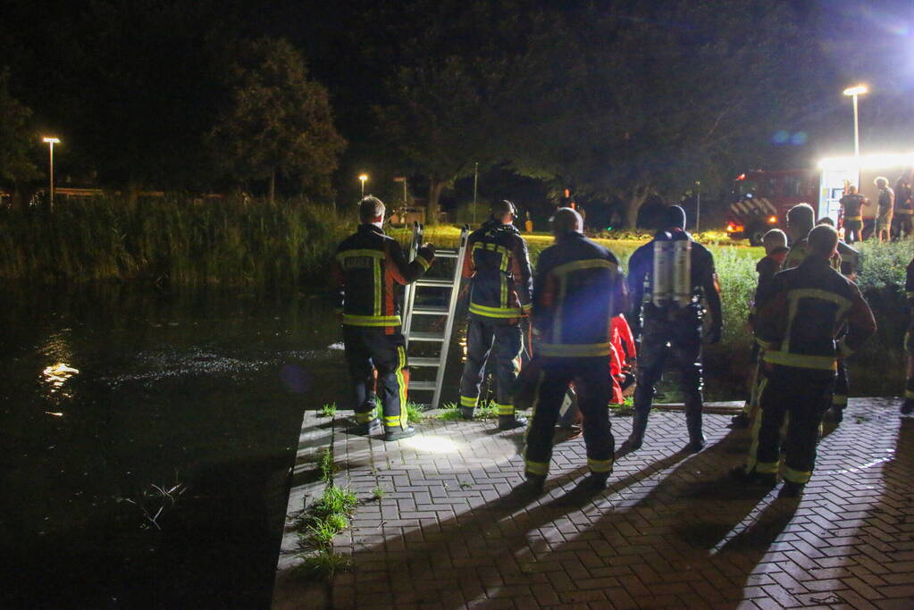 Zoektocht naar mogelijk te water geraakte scooterrijder