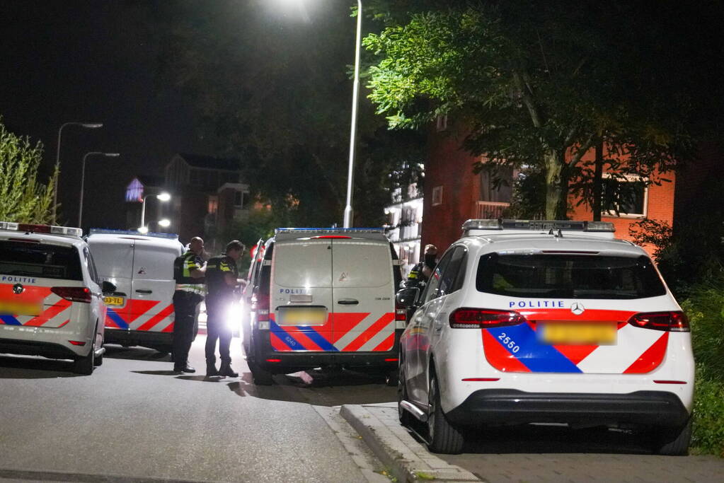 Meerdere aanhoudingen na inval in flatwoning