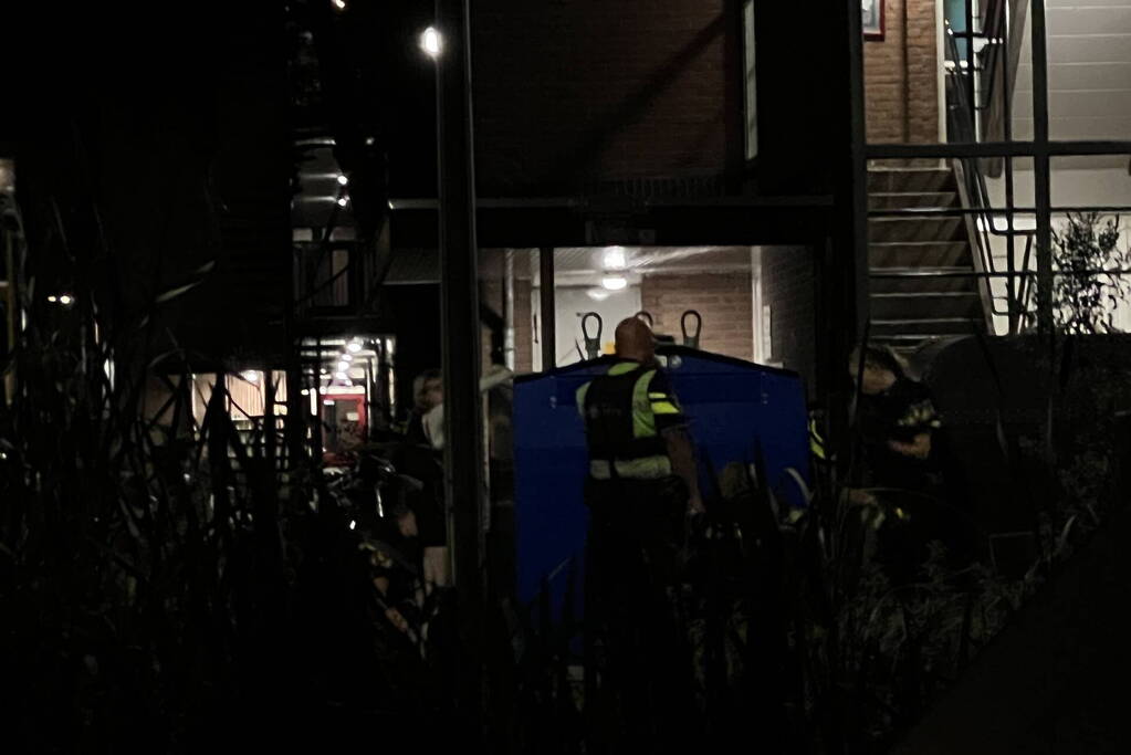 Meerdere aanhoudingen na inval in flatwoning