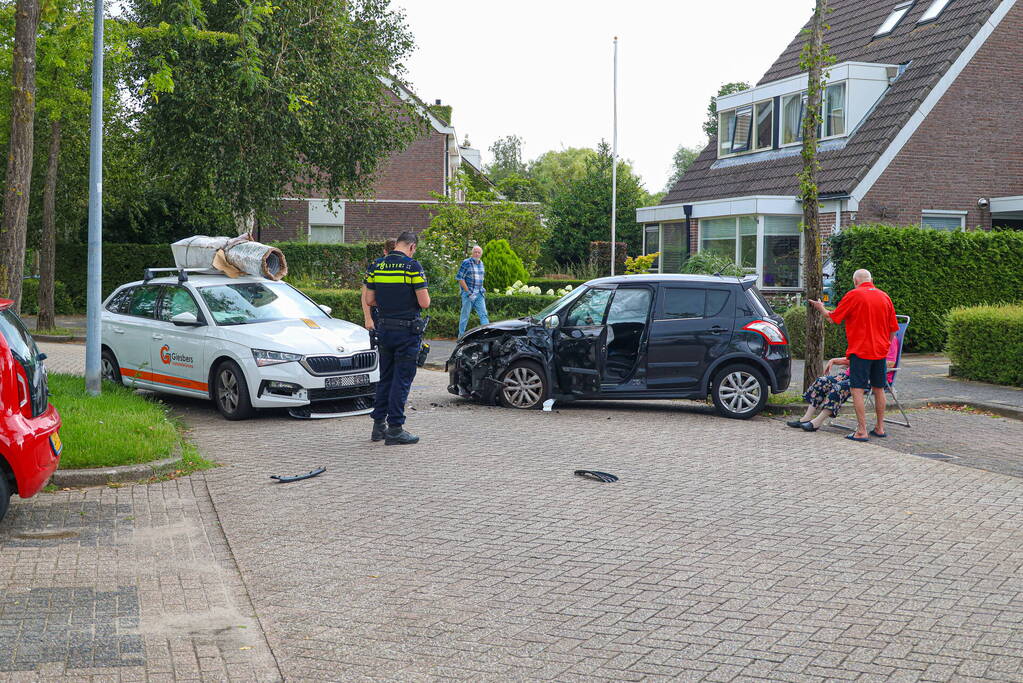 Veel schade bij botsing in Bovenmaten