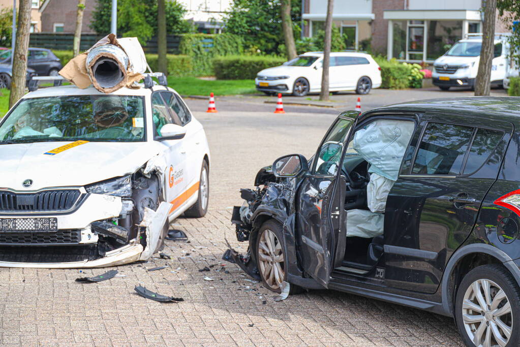 Veel schade bij botsing in Bovenmaten