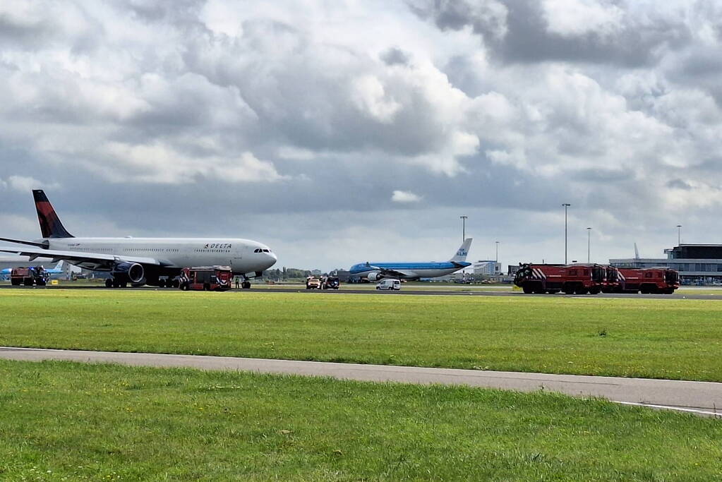 Grote brandweerinzet voor vliegtuig