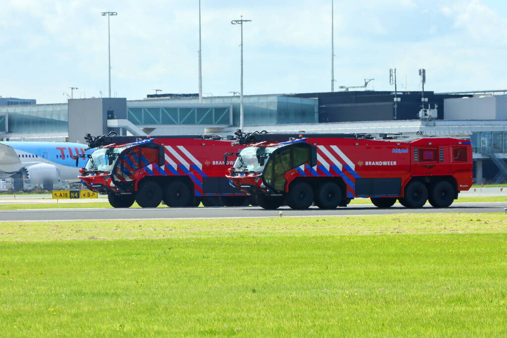 Grote brandweerinzet voor vliegtuig