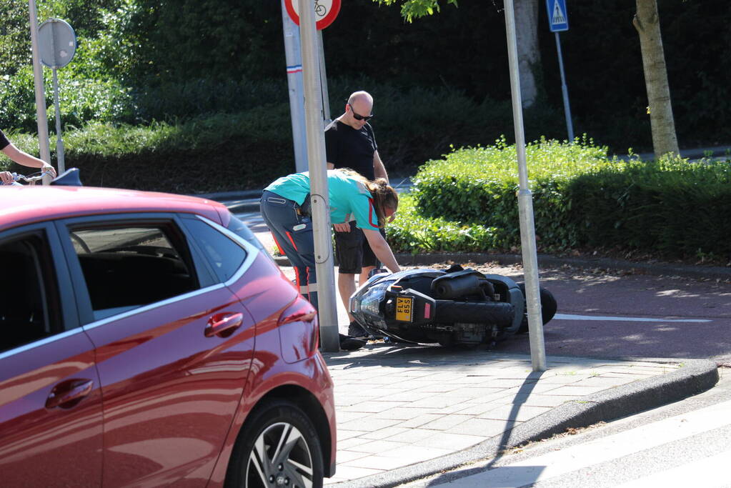 Scooterrijder gewond bij botsing