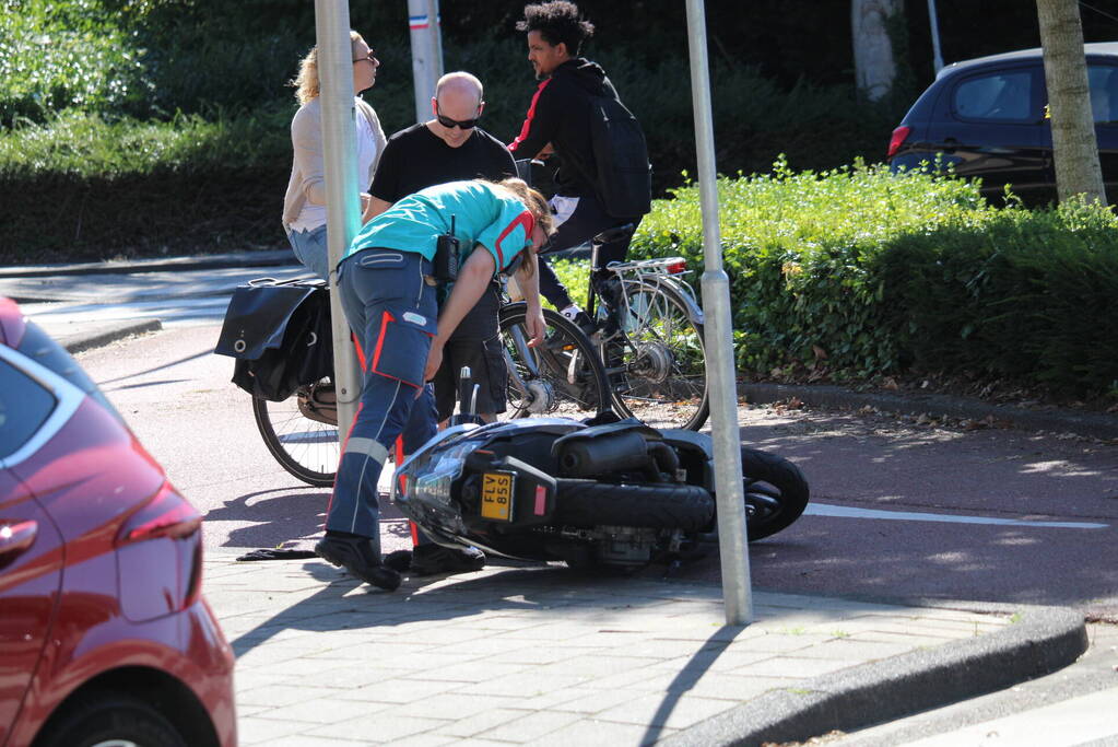 Scooterrijder gewond bij botsing