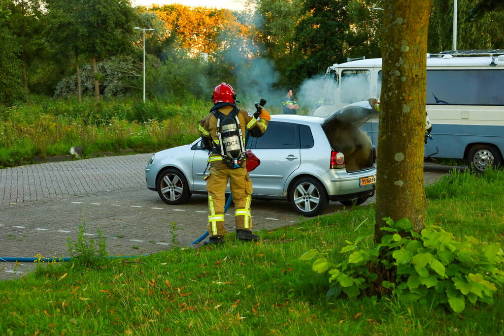 Veel schade aan auto door brand