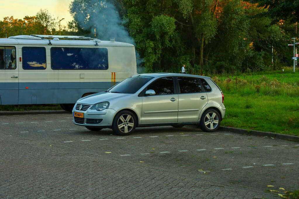 Veel schade aan auto door brand