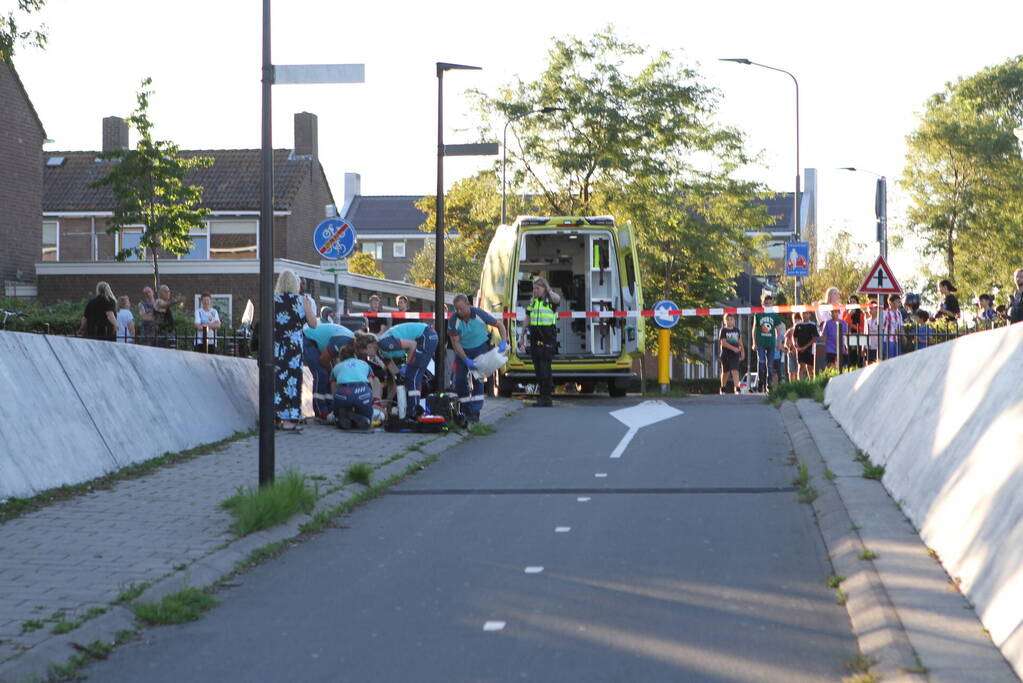 Voetganger ernstig gewond bij botsing met scooter