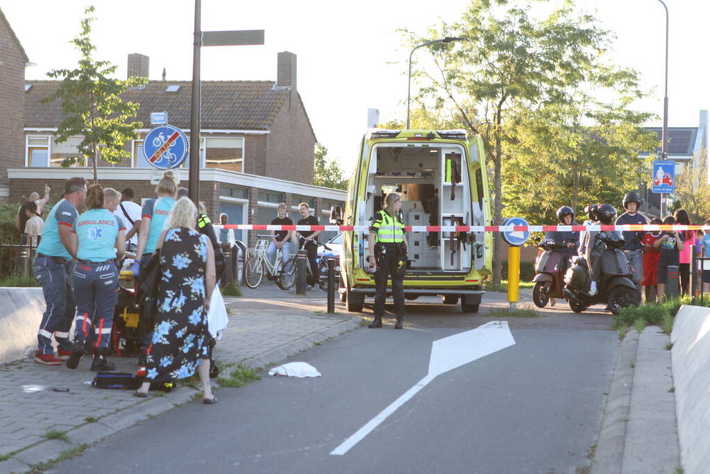 Voetganger ernstig gewond bij botsing met scooter