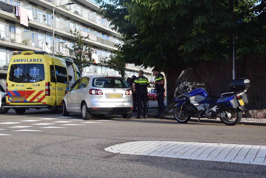 Persoon gewond bij botsing met auto