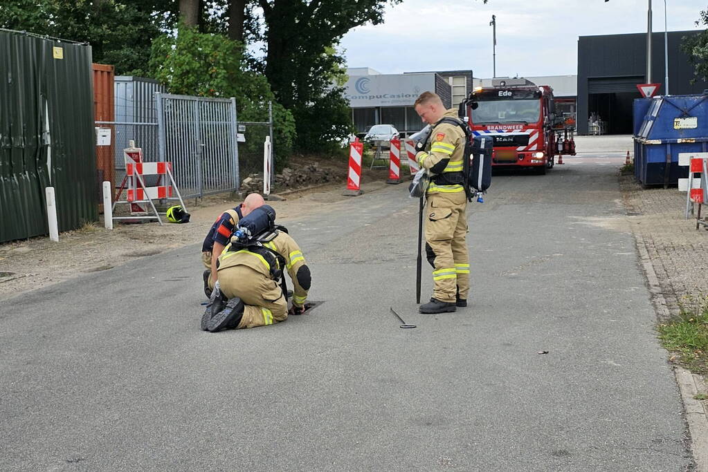 Brandweer doet onderzoek naar gaslucht