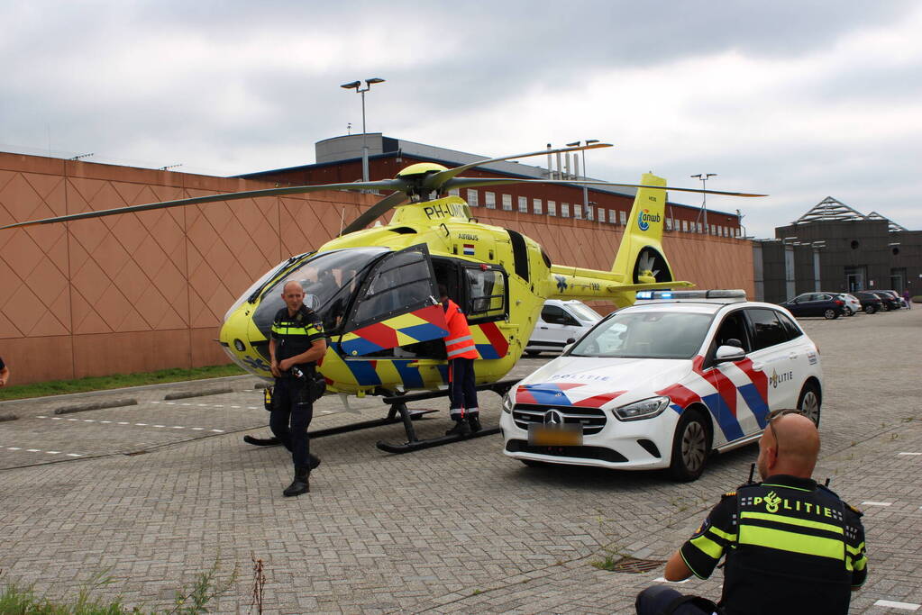 Traumahelikopter landt bij penitentiaire Inrichting