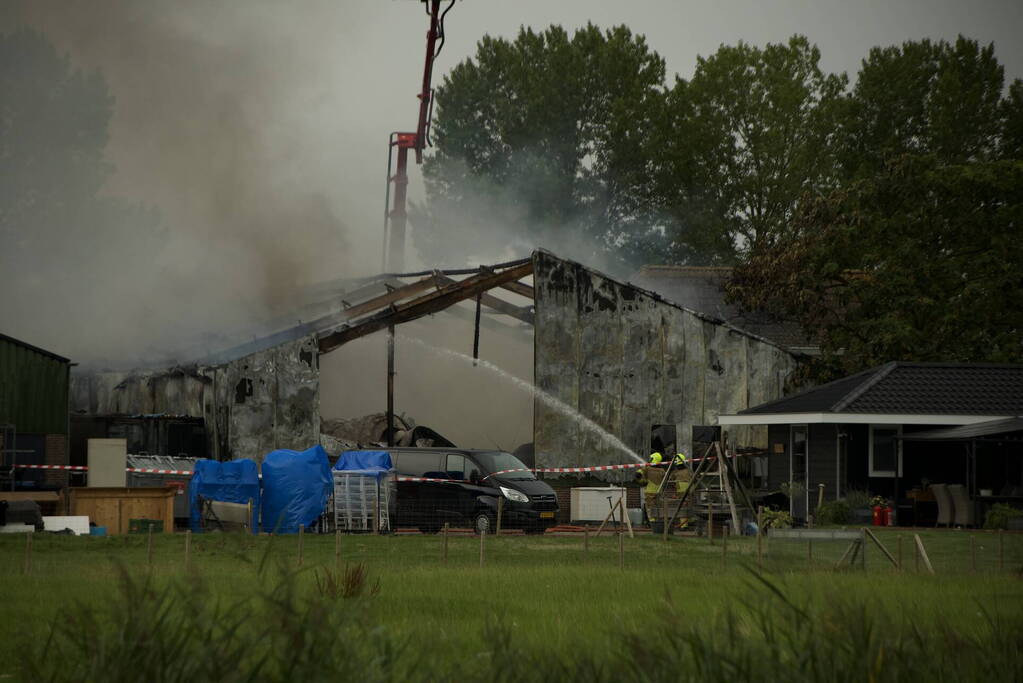 Boerderijwinkel verwoest door brand