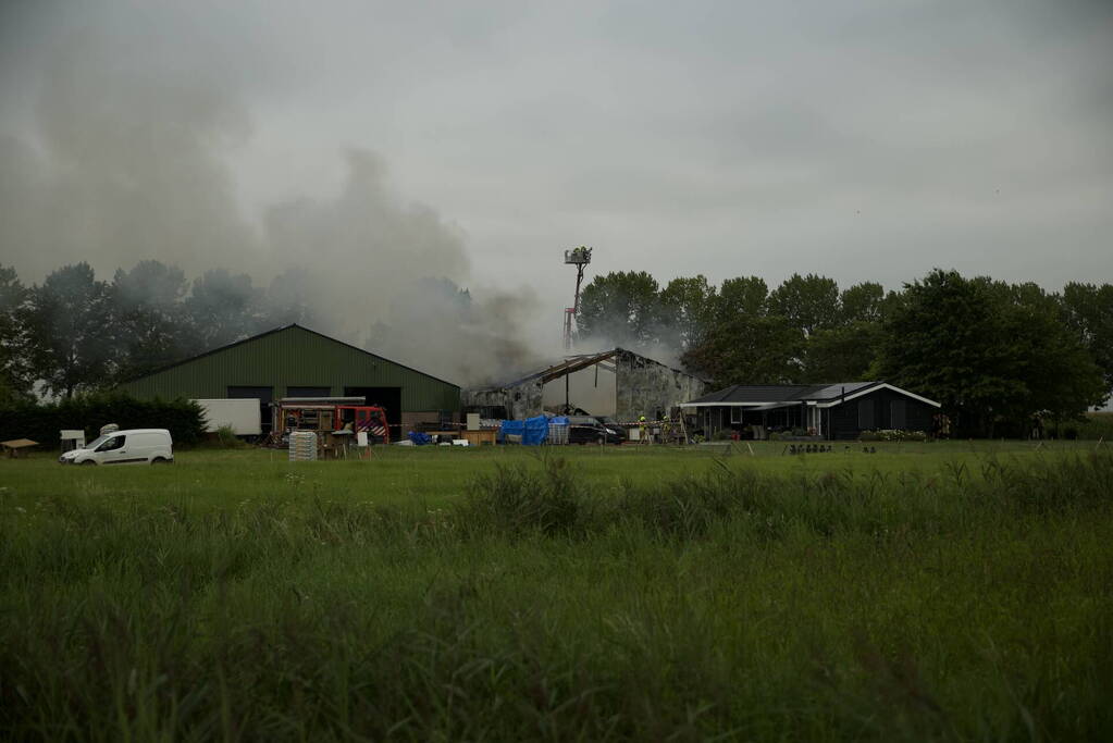 Boerderijwinkel verwoest door brand