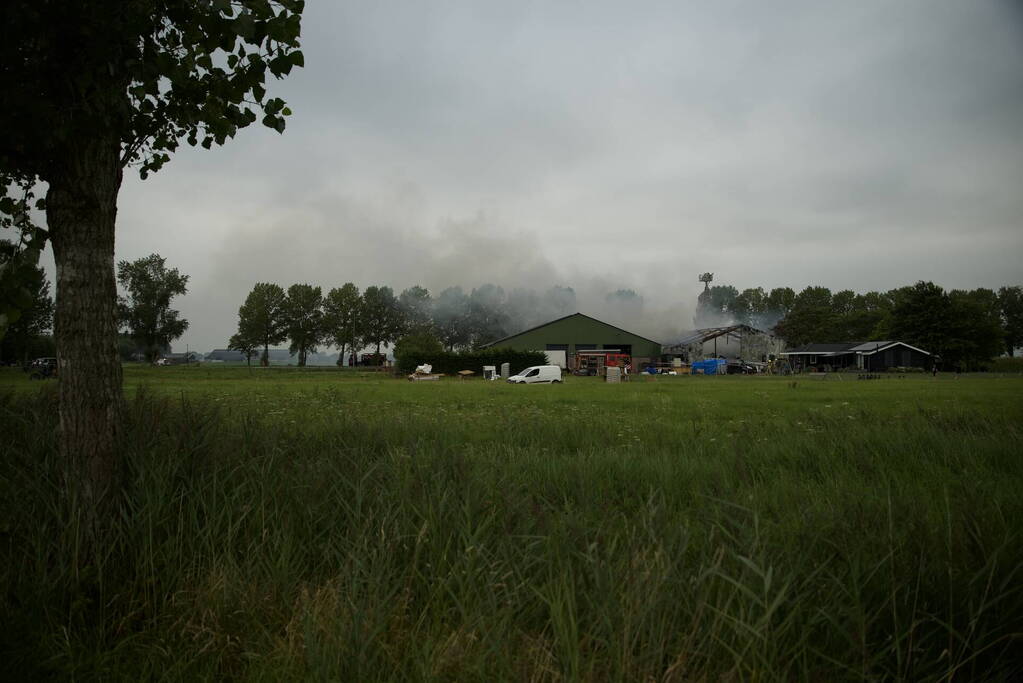 Boerderijwinkel verwoest door brand