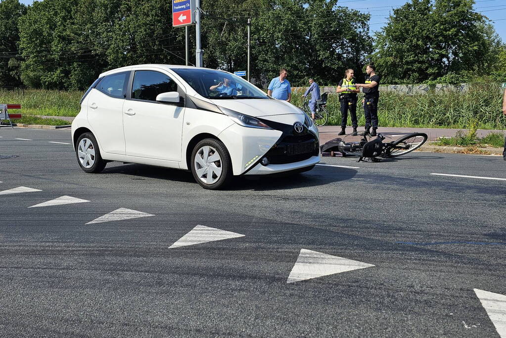 Aanrijding tussen automobilist en fietser