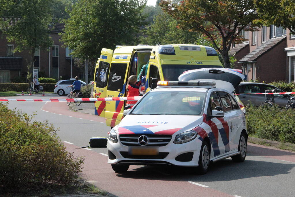 Motorrijder zwaargewond bij aanrijding met personenauto